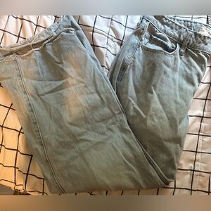 Hollister  low rise baggy jeans size 8